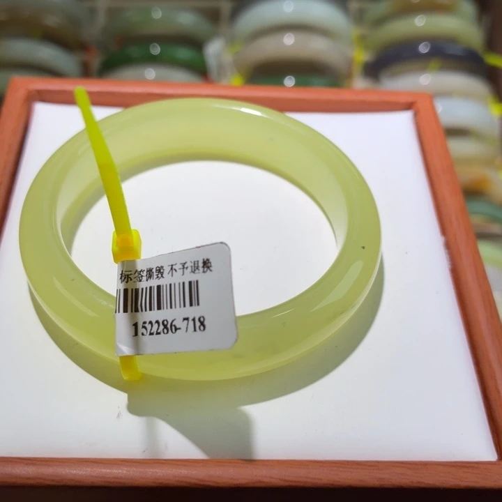 和田玉未镶嵌手镯5253 100