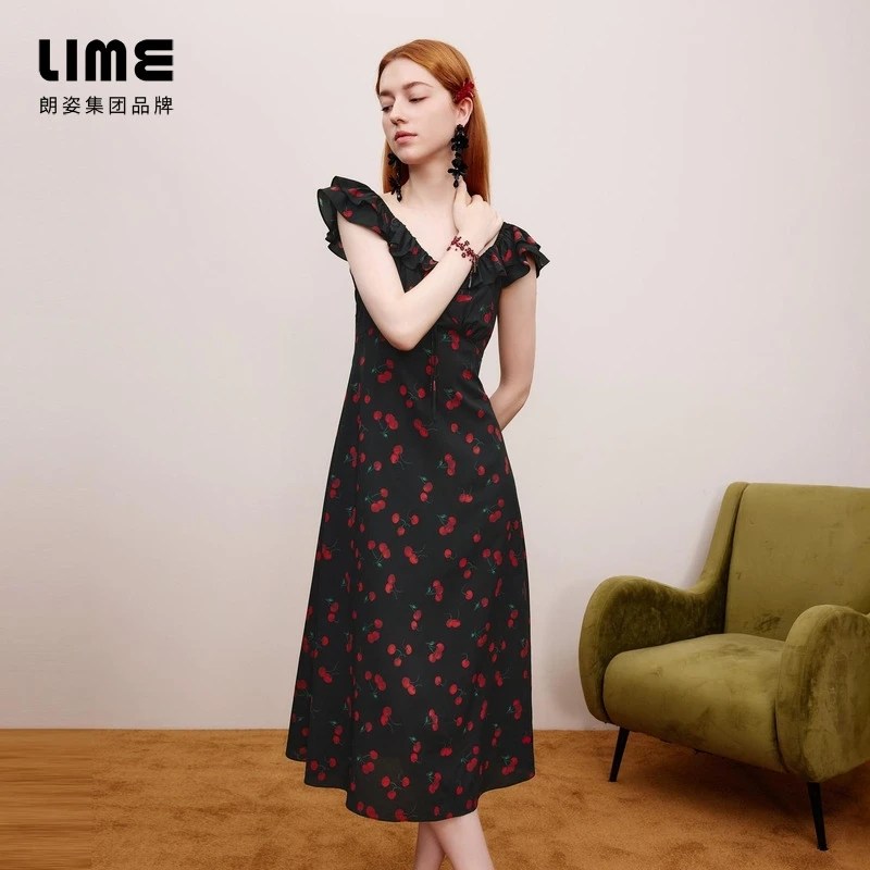 LIME/莱茵【都市主场】V领樱桃印花中长款连衣裙黑色LDGC8AWOP907