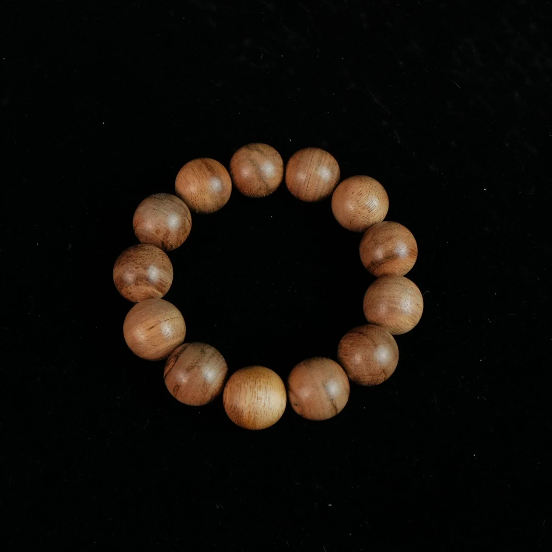 DY-A4982 文莱沉香软丝兰花结老料大手串 1.87cm22.06g