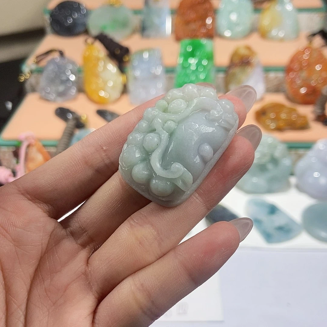 翡翠未镶嵌颈饰天然翡翠玉石