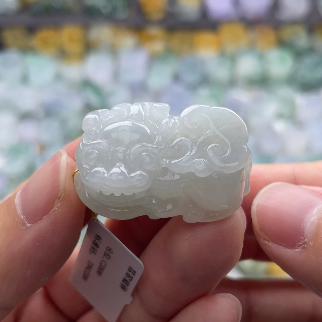 翡翠颈饰未镶嵌貔貅