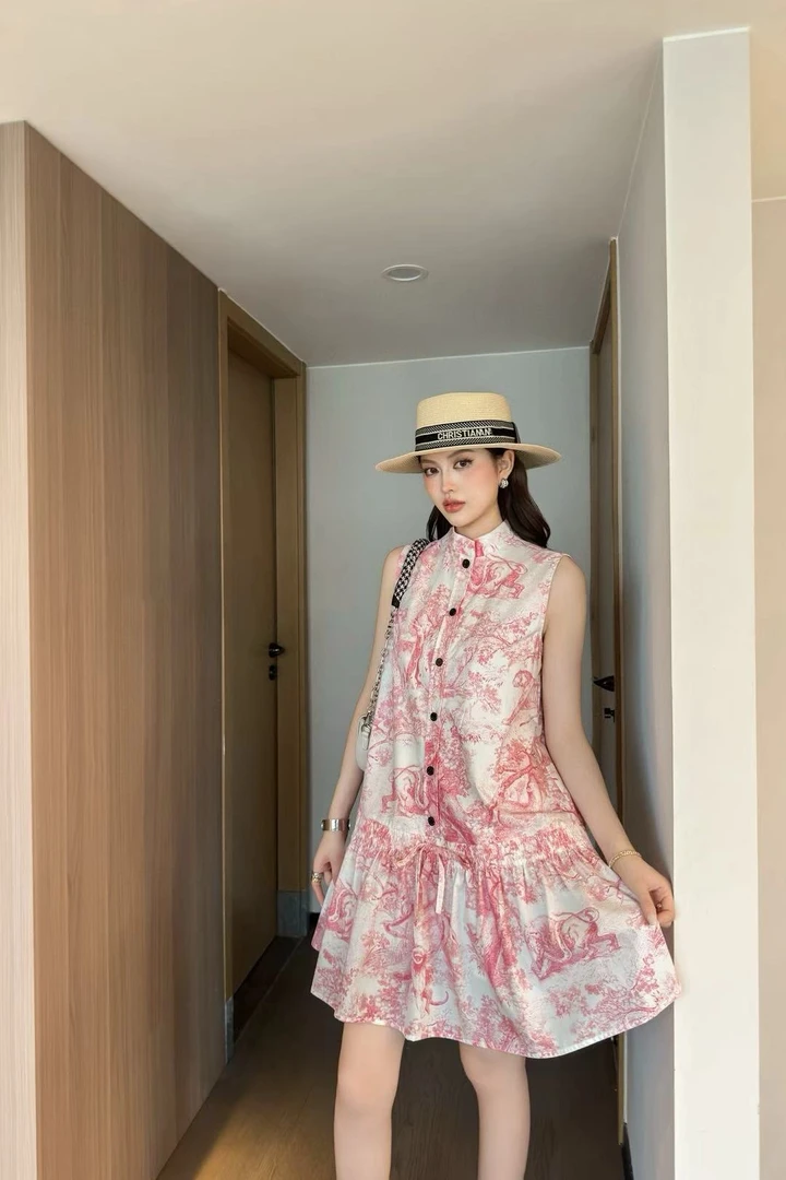 【CC】D家新款丛林动物印花褶皱裙立领无袖背心连衣裙