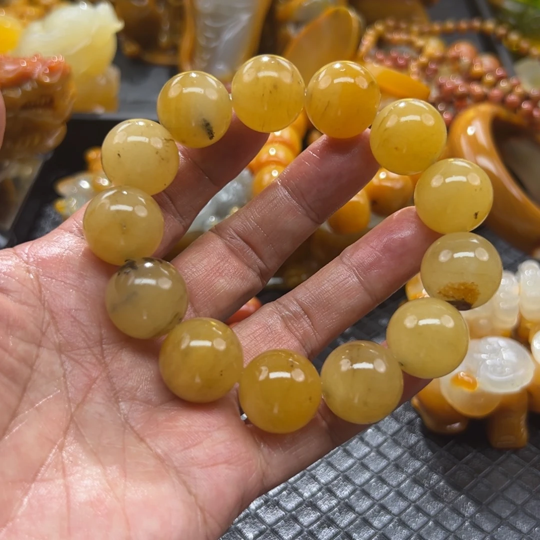 颈饰未镶嵌石英质玉