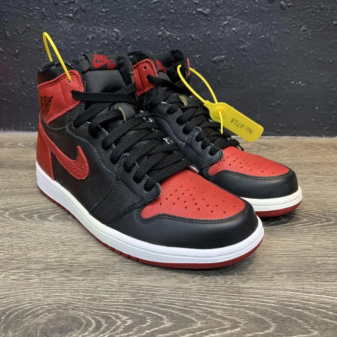 99新 42码AJ1禁穿 16年版准新带原盒 鞋面轻微结晶 后跟划痕/4718