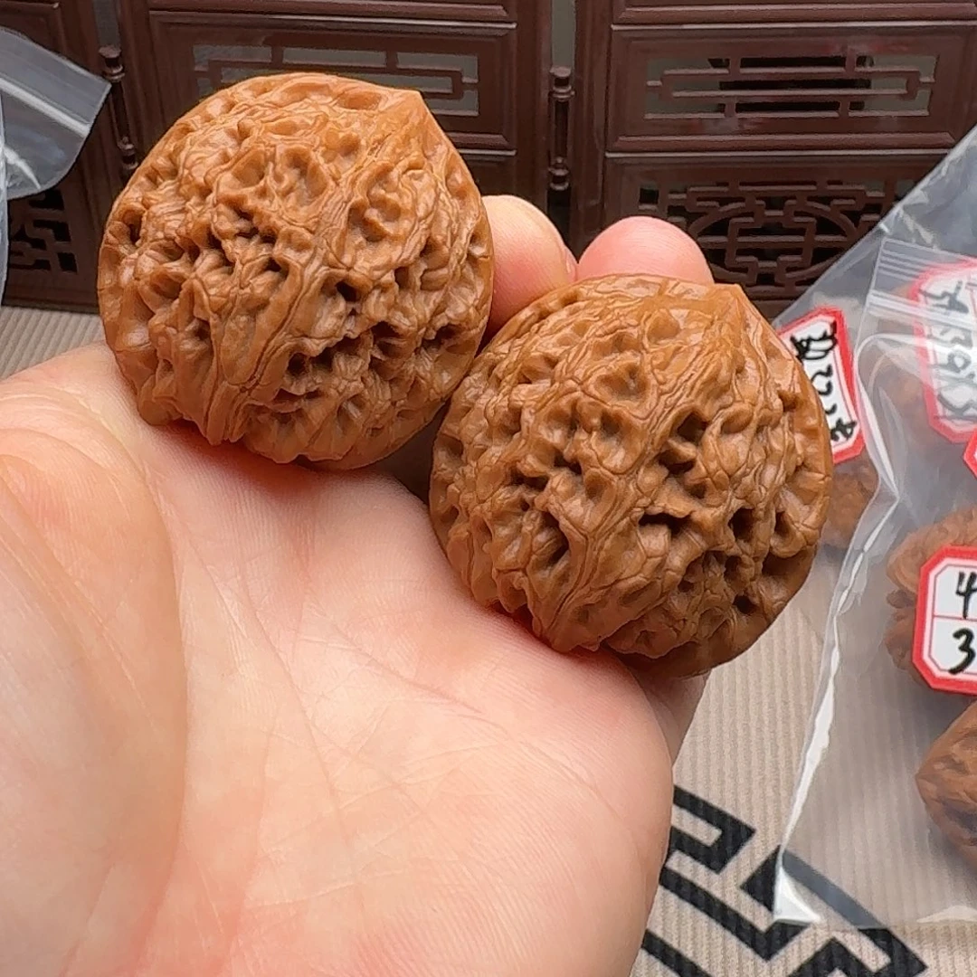 文玩核桃把件水龙纹