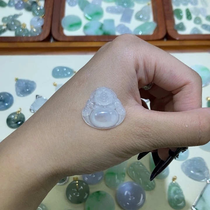 颈饰未镶嵌翡翠佛公