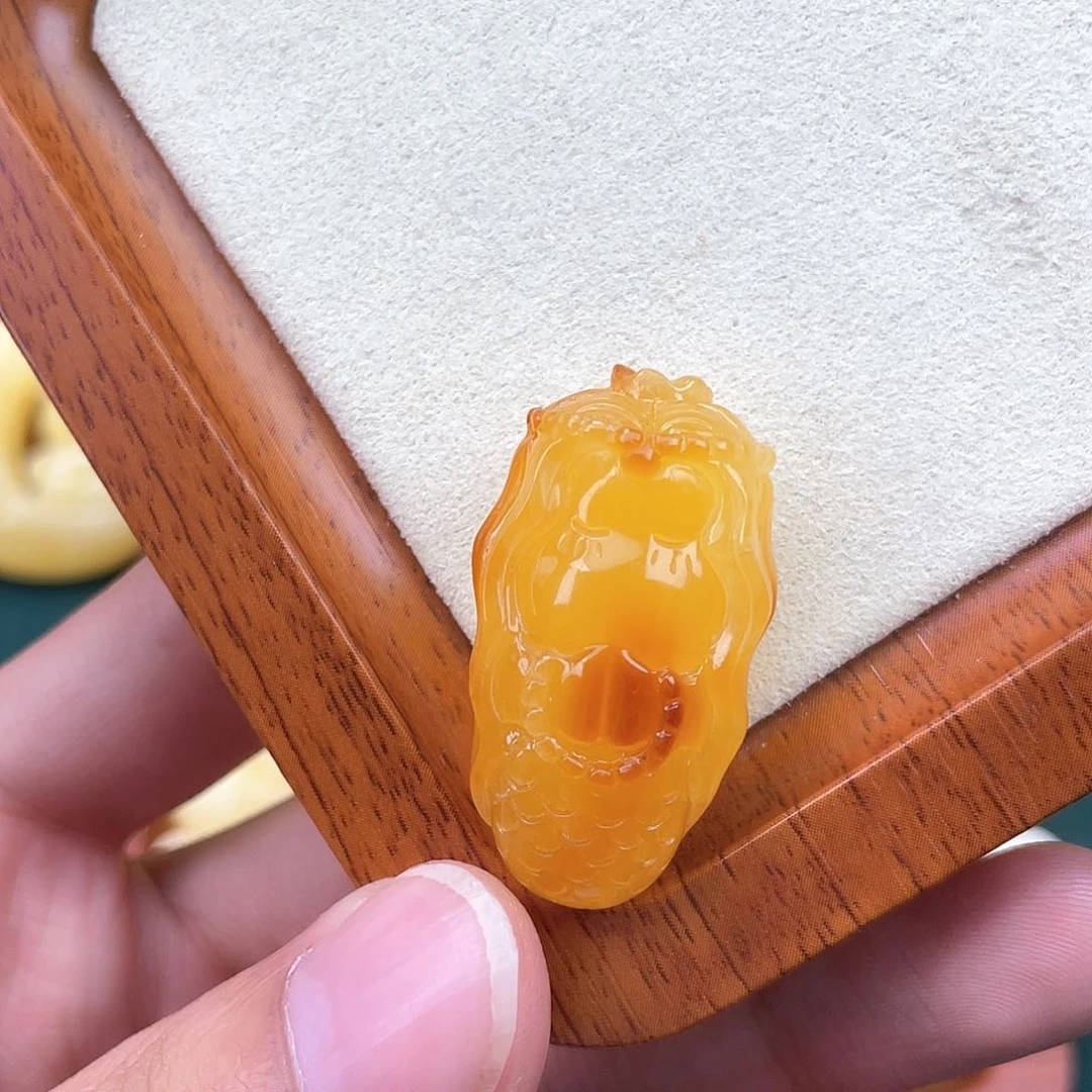 琥珀裸石未镶嵌蜜蜡