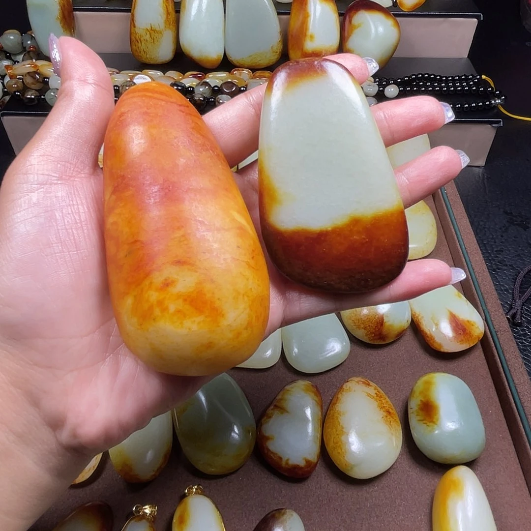 和田玉未镶嵌颈饰。****。