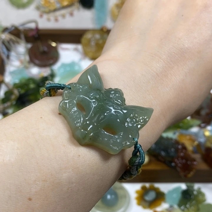 蛇纹石玉未镶嵌手牌