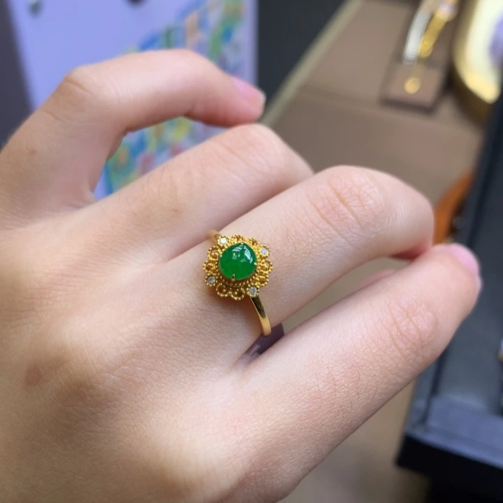 翡翠18K金镶嵌颈饰翡翠