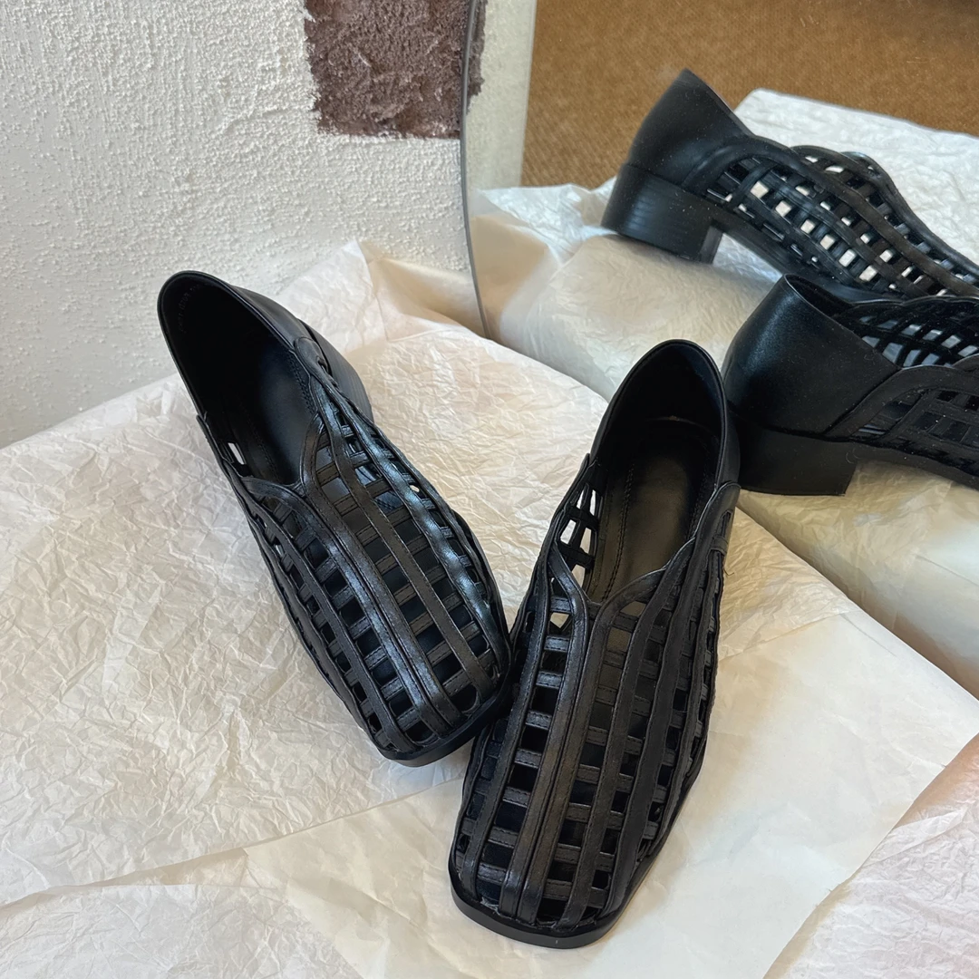 【六呈六】牛皮/4CM/韩版小众设计方头中粗跟凉鞋玛丽珍镂空单鞋女