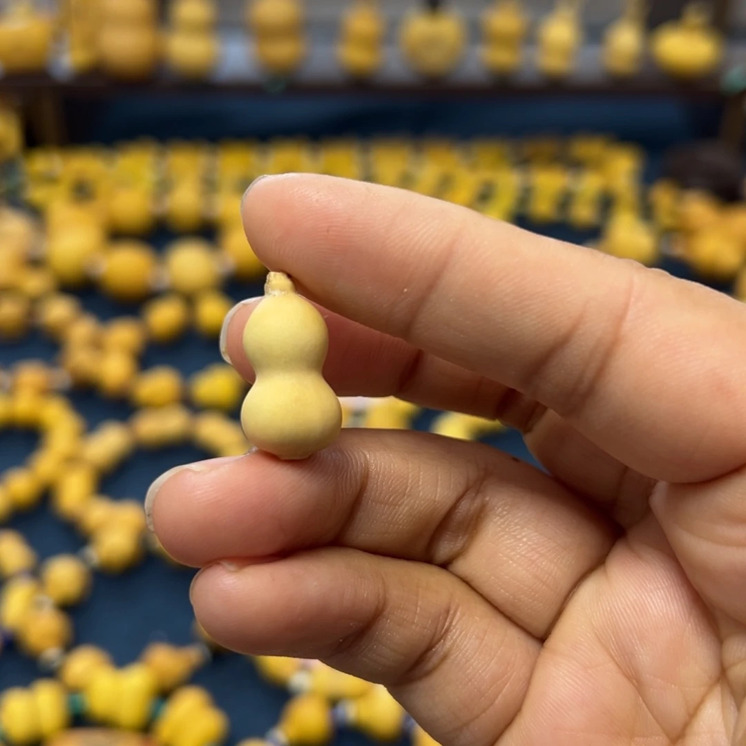 念***灾有机玻璃草里金一颗