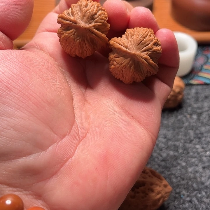 文玩核桃把件喜**樂虎头