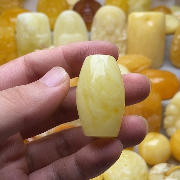 琥珀颈饰未镶嵌琥珀蜜蜡吊坠