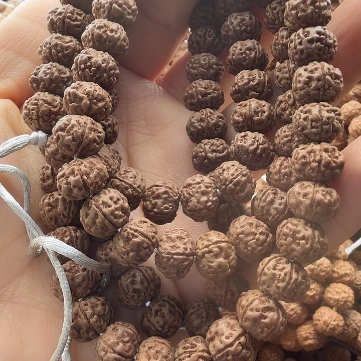 羊***草吊坠金刚菩提老树梅花