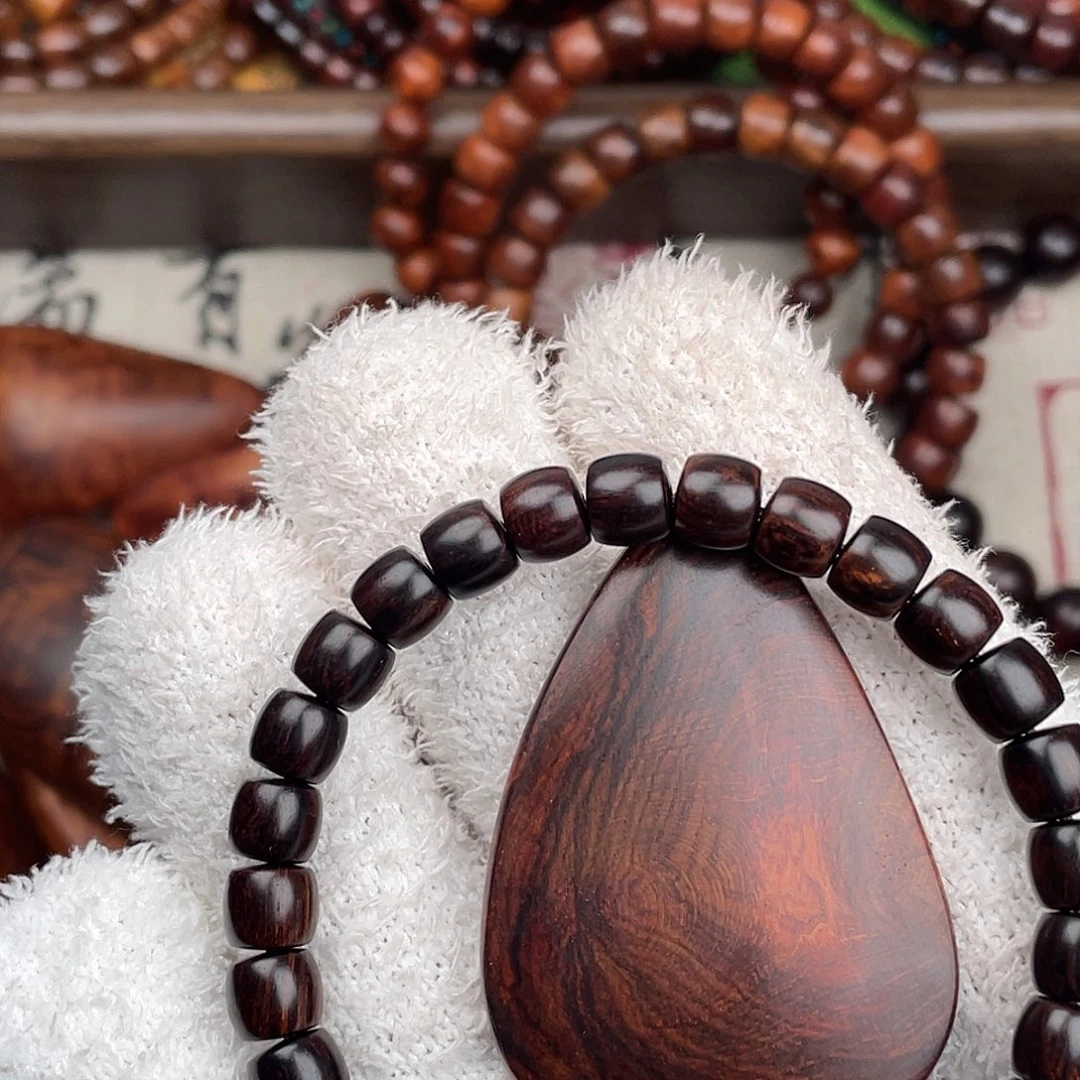 黄花梨/降香黄檀海南黄花梨6-7小珠子与蜘蛛牌