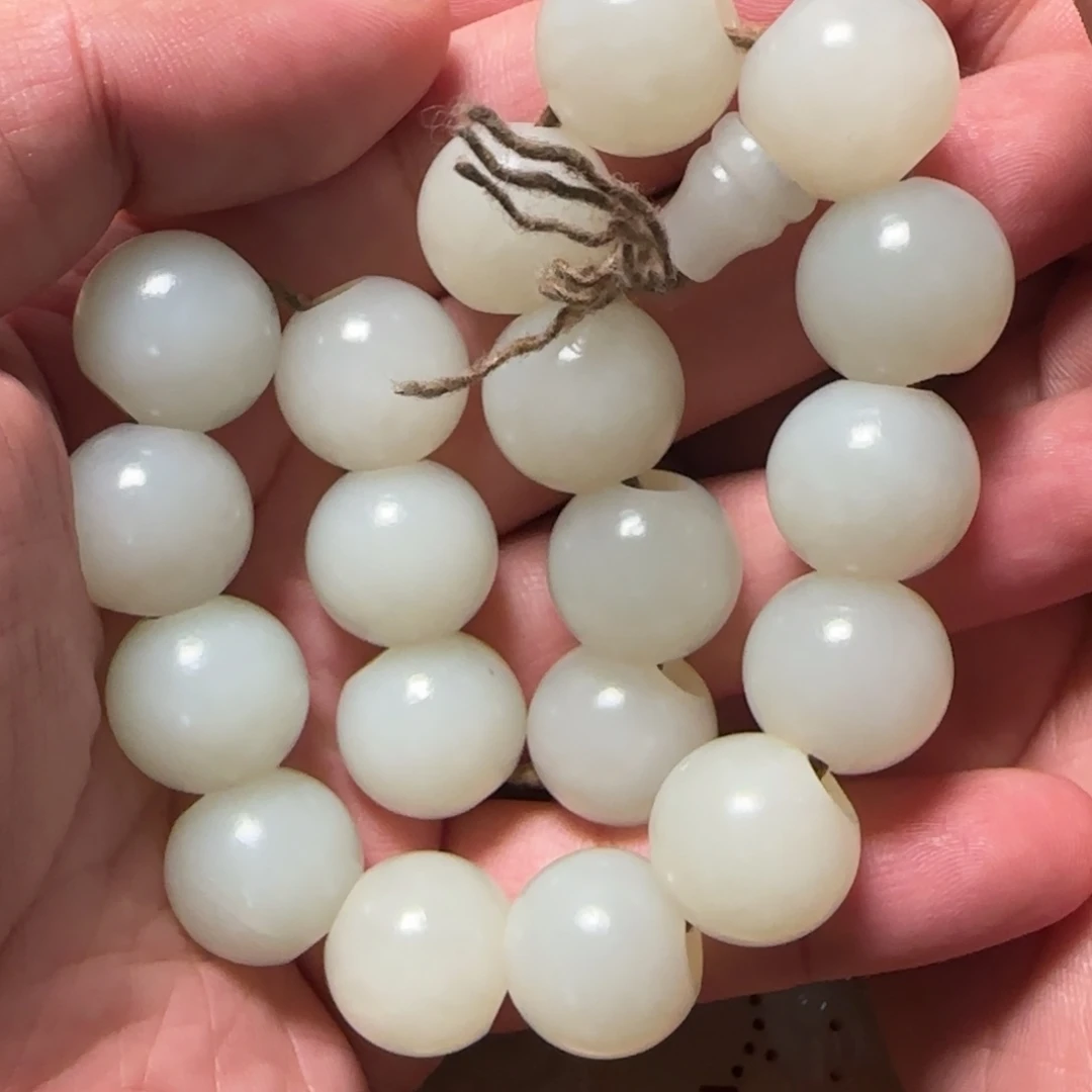 张***璟和田玉未镶嵌挂件