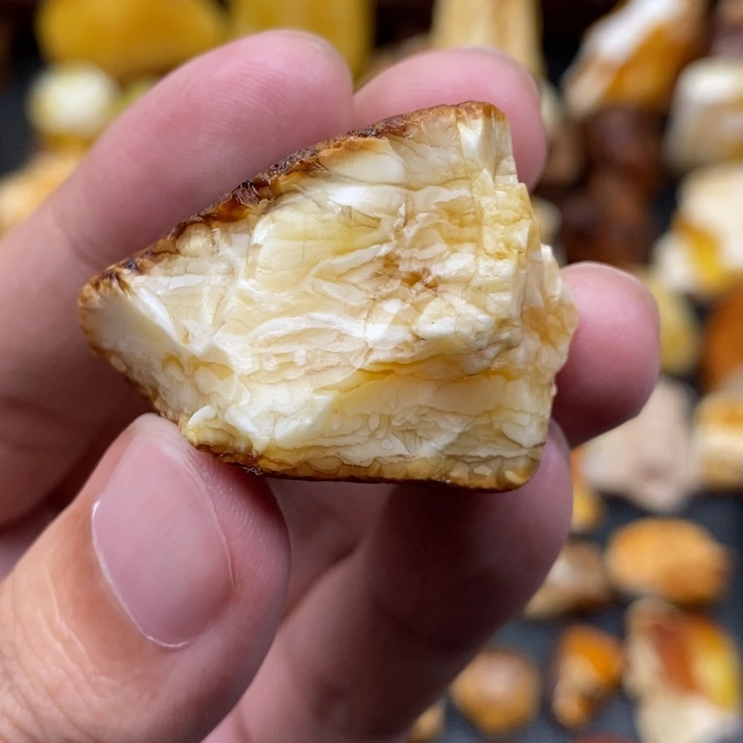 定制琥珀未镶嵌蜜蜡