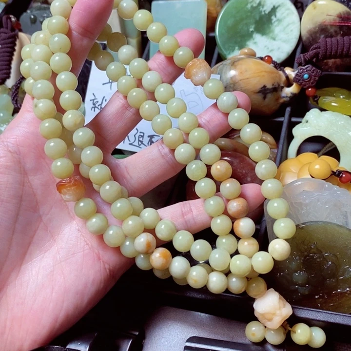 蛇纹石玉颈饰未镶嵌