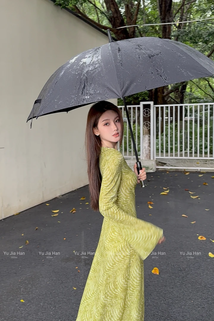 【芝士奶绿】现货2025新款度假长袖连衣裙女秋印花早秋裙子收腰长裙