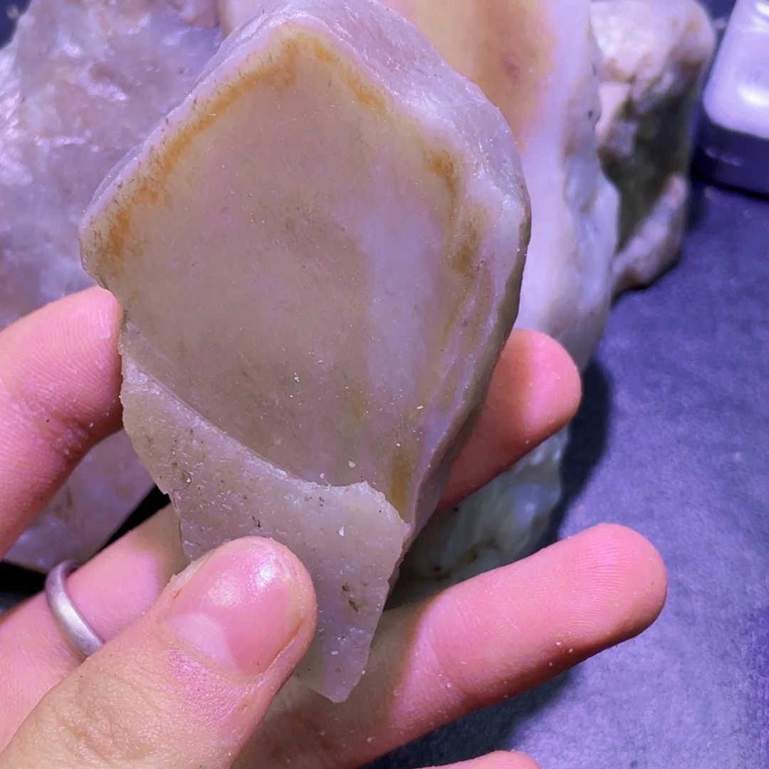 和田玉未镶嵌珠宝半成品