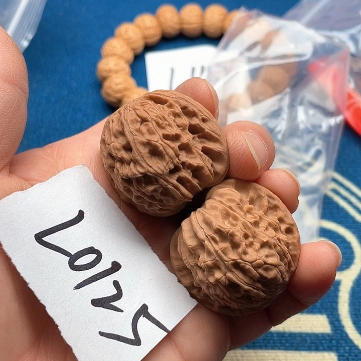 文玩核桃把件磨盘