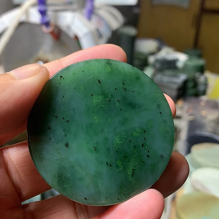 颈饰未镶嵌和田玉（糖玉）