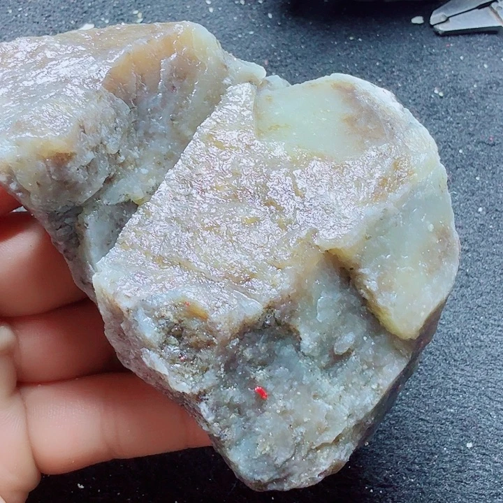 未镶嵌和田玉（糖玉）珠宝半成品