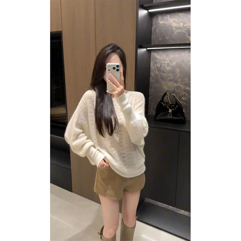 parkyeon小香风时尚洋气镂空露肩长袖针织衫女宽松卡其色短裤套装