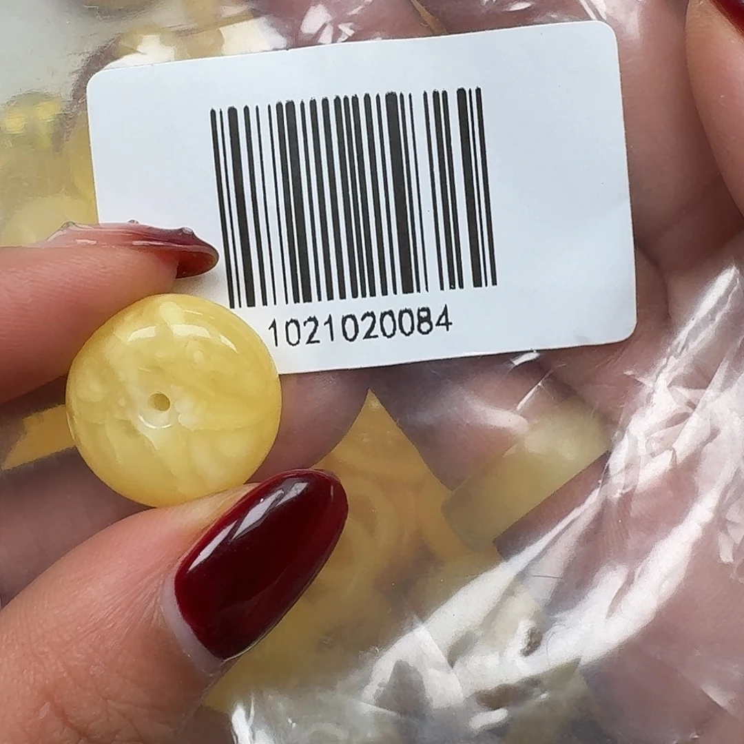 琥珀未镶嵌裸石悠悠