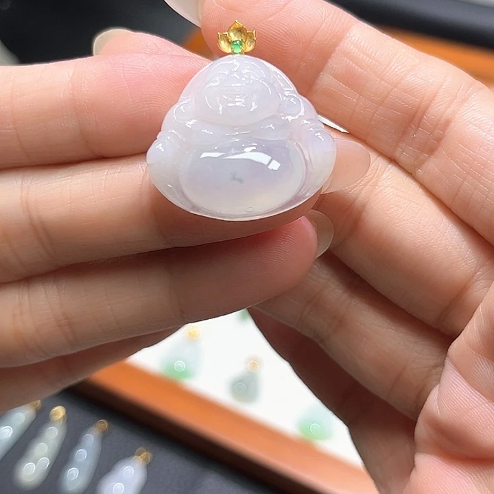 颈饰18K金镶嵌翡翠