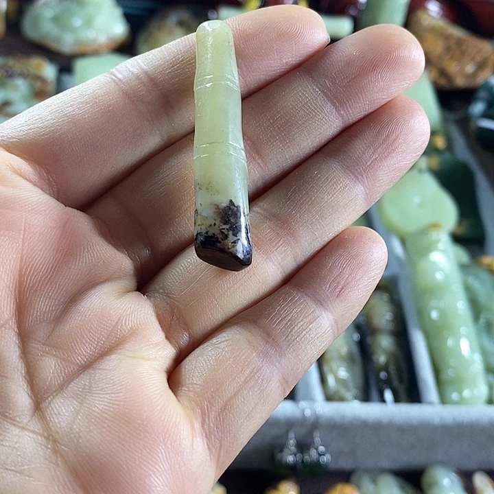 岫岩河磨玉（透闪石质玉）未镶嵌颈饰