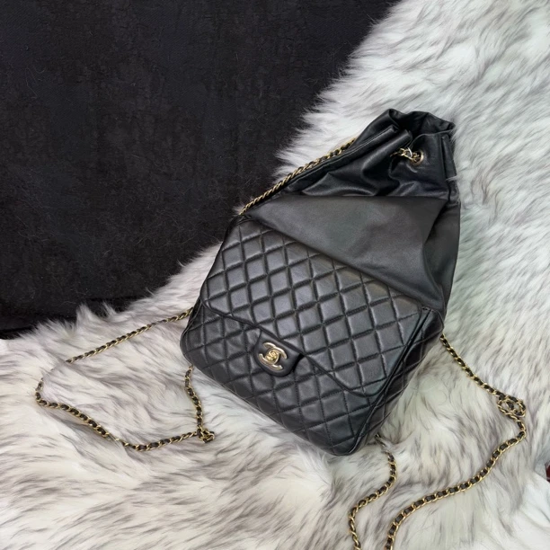 95新 Chanel/香奈儿 黑金菱格抽绳双肩包