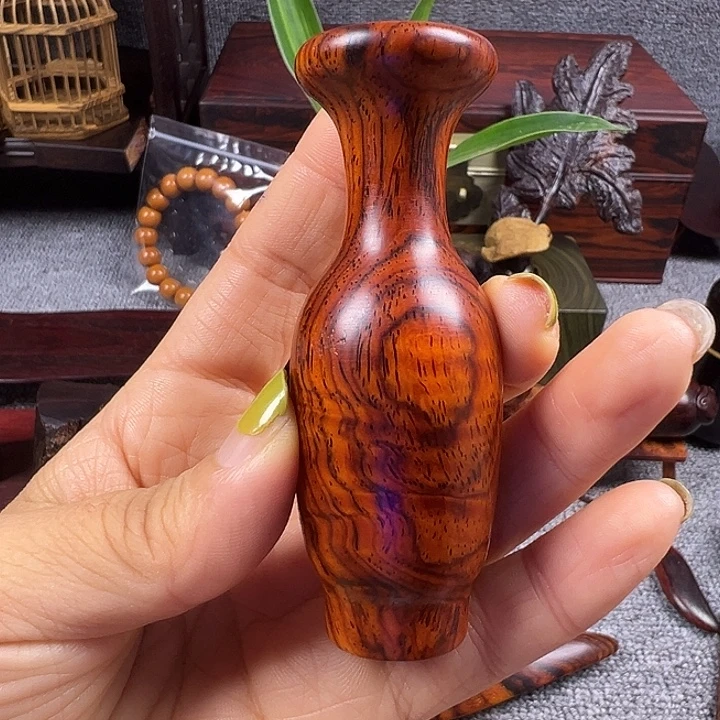 微凹黄檀（南美大红酸枝）