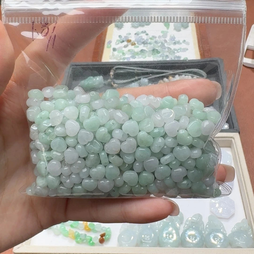 未镶嵌挂件翡翠福利10个，不包邮，拍邮费发货