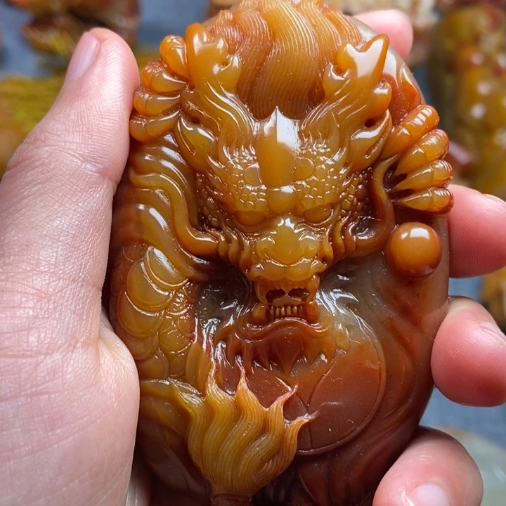 石英质玉（黄龙玉）合金颈饰