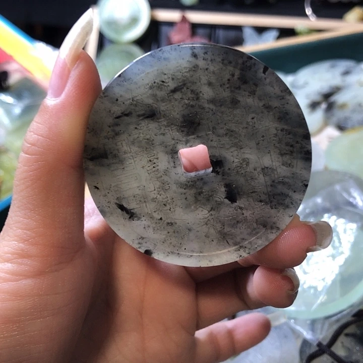 未镶嵌岫玉秀玉挂件