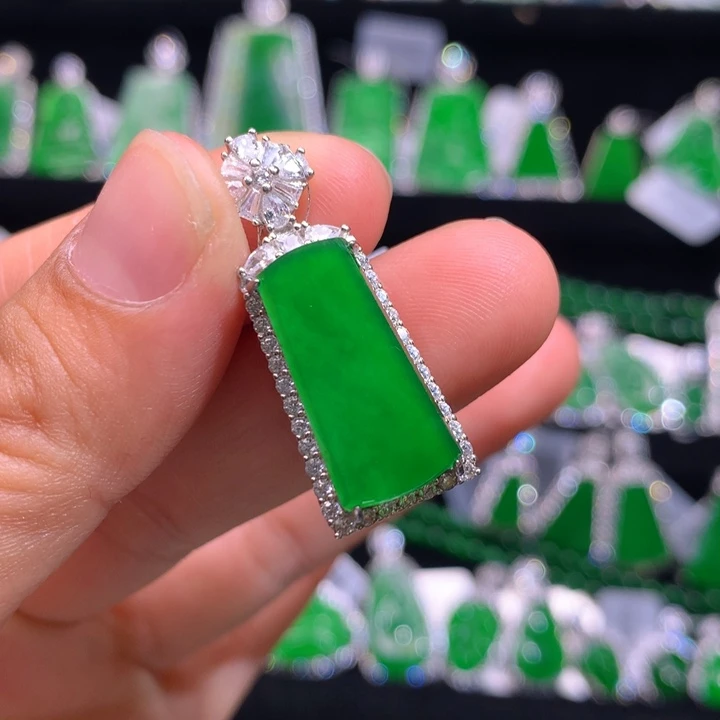 【闪购商品】颈饰银S925镶嵌翡翠天然翡翠