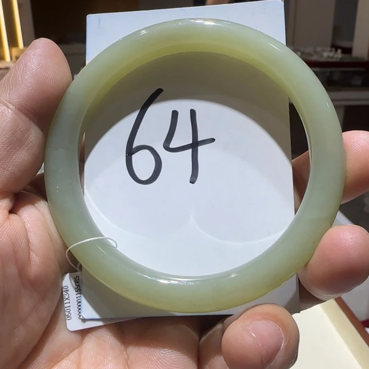 和田玉未镶嵌手镯950