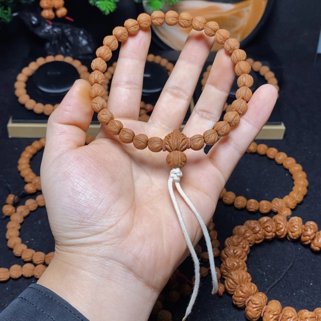 不***❺桃核吊坠秦岭文玩