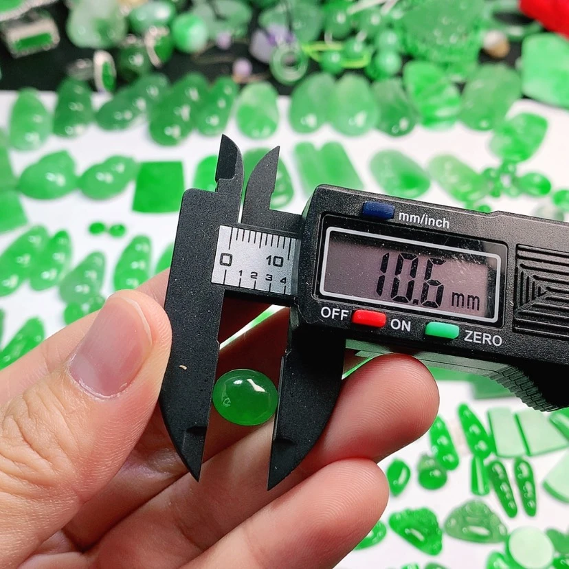 【闪购商品】翡翠未镶嵌颈饰多*翡翠10.6*9.2*5.3