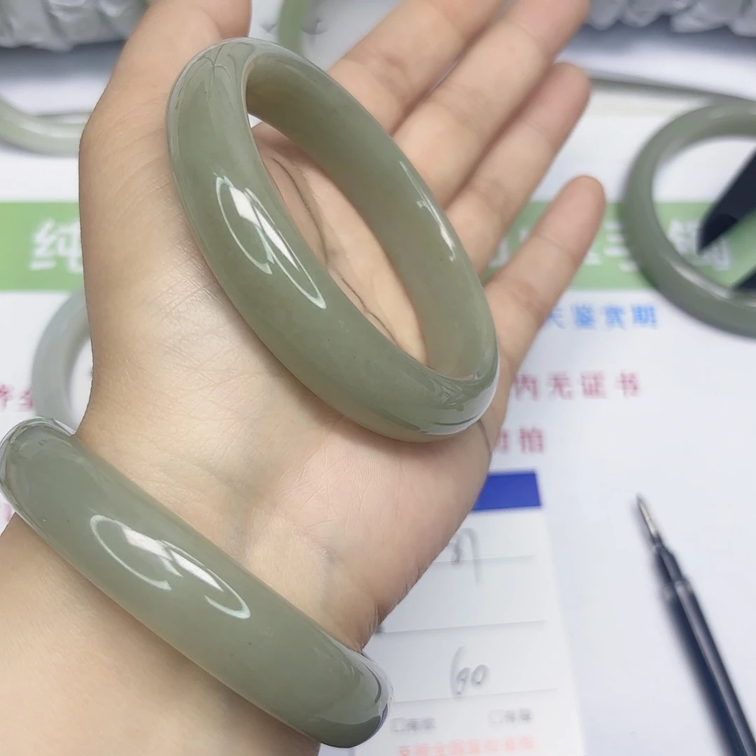 石英质玉未镶嵌手镯87/60