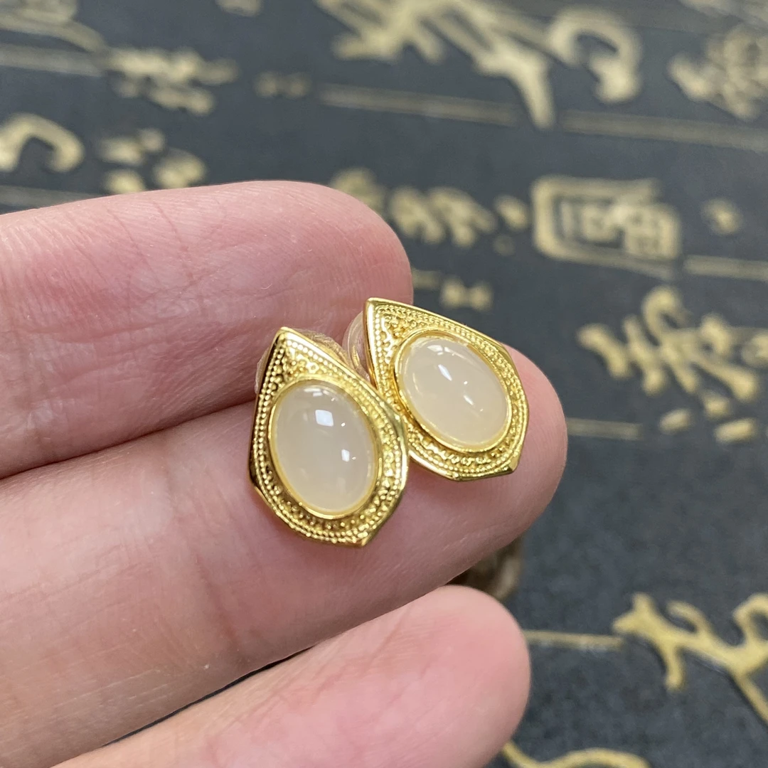 【老张珠宝】LS0502时尚简约暖白耳饰