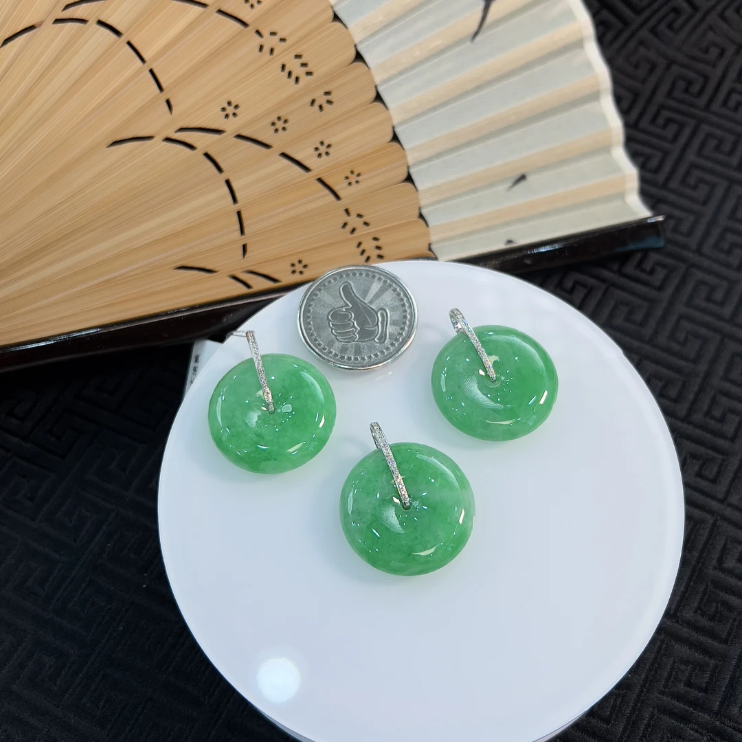 【豪哥鉴宝】YM1136-2平安扣吊坠天然缅甸A货翡翠多样性发一