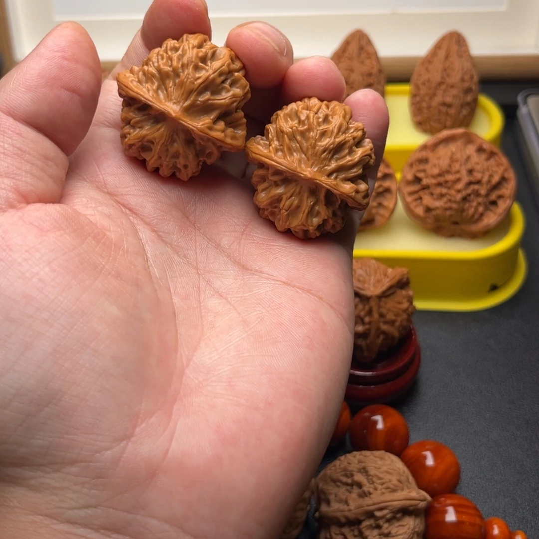 宁***梵文玩核桃把件秦闷