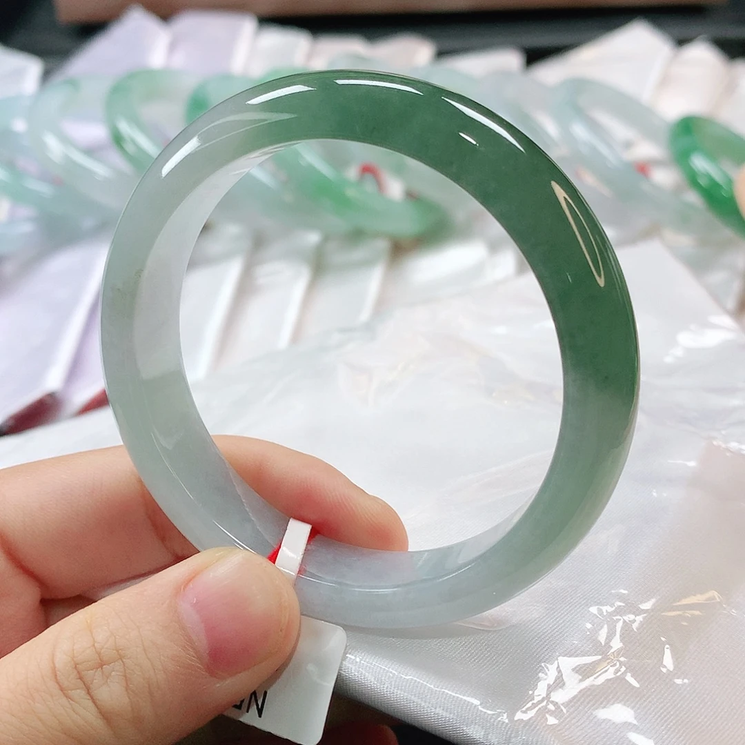 翡翠未镶嵌手镯缅甸天然翡翠手镯