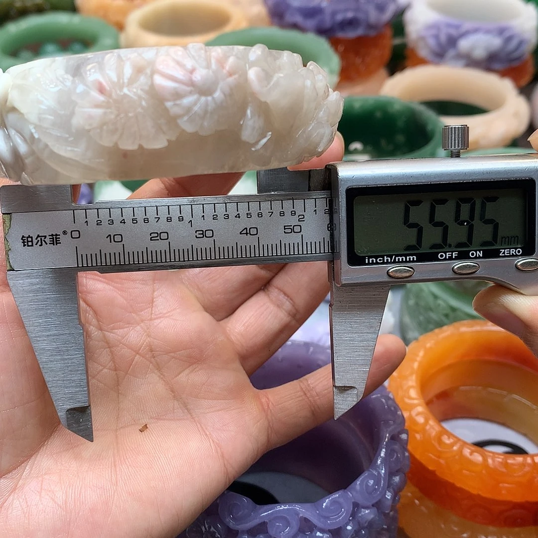 未镶嵌手镯石英质玉