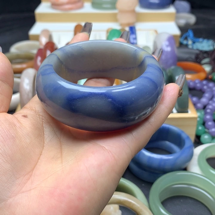 未镶嵌手镯石英质玉墨*