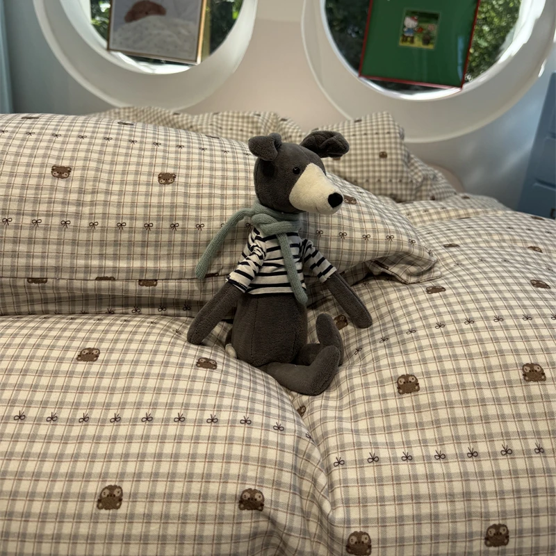 易安阁ins少女心砂洗磨毛卡通小格子可可小熊四件套1.5m1.8米