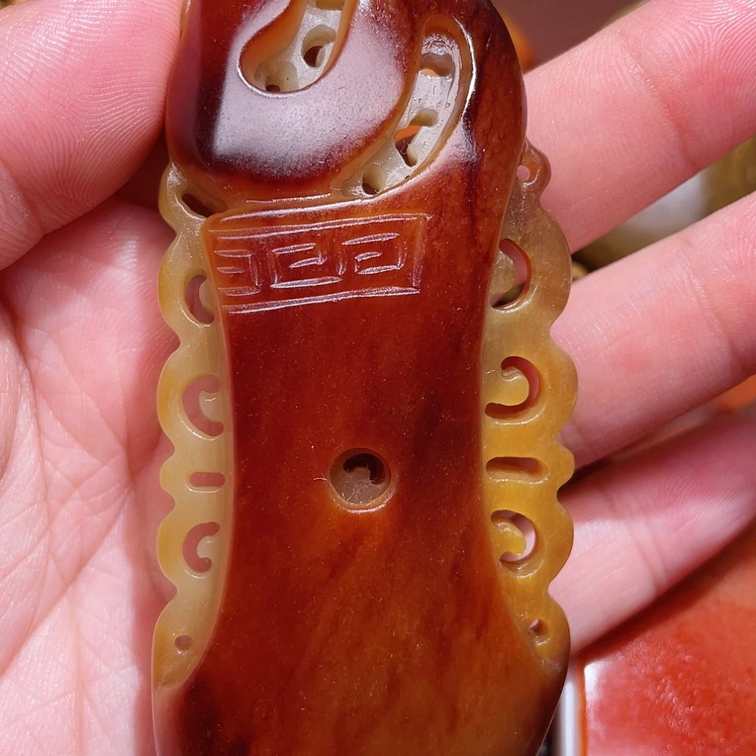 颈饰未镶嵌和田玉阿****花